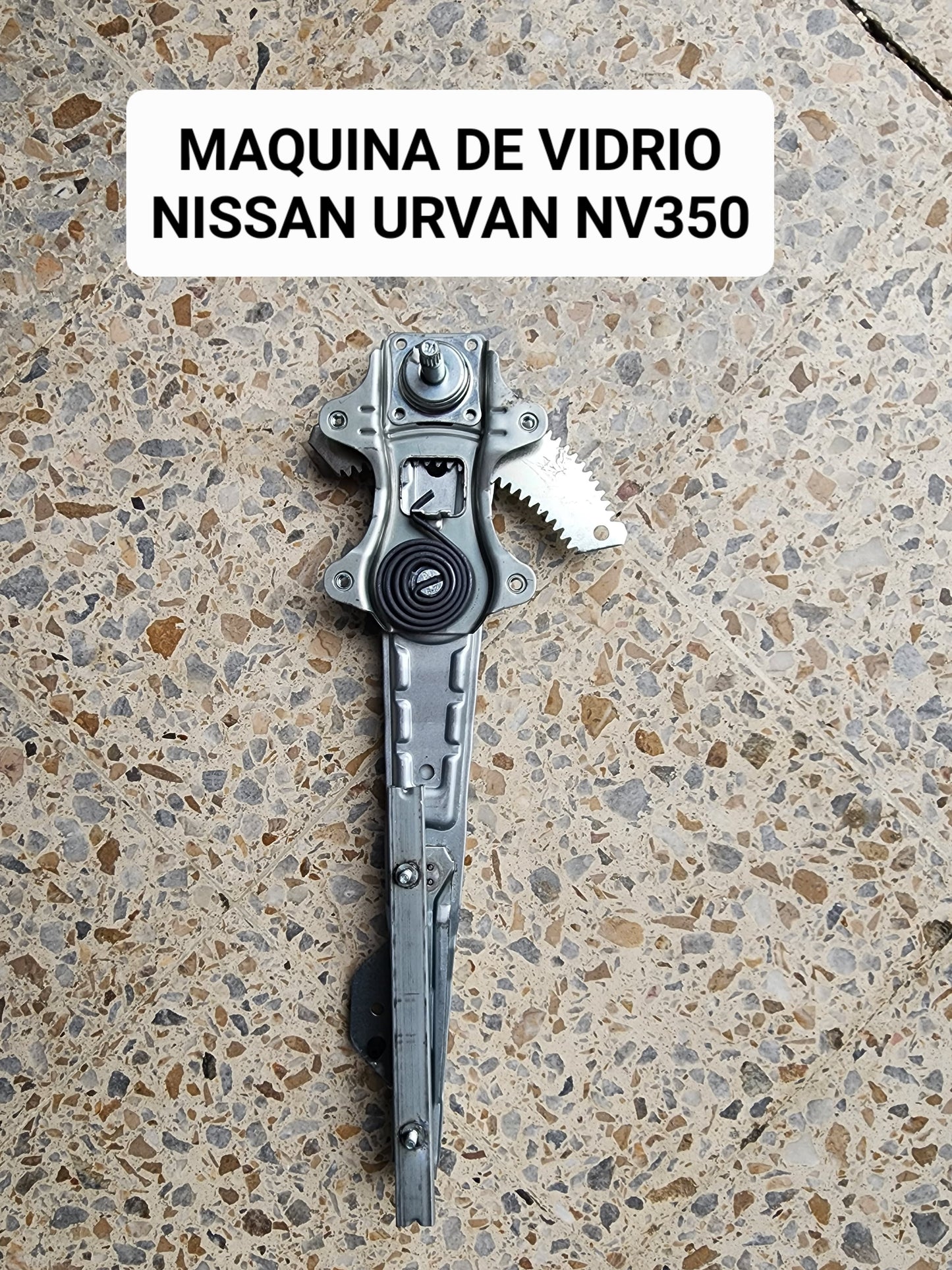 Máquina de vidrio para Nissan Urvan NV350