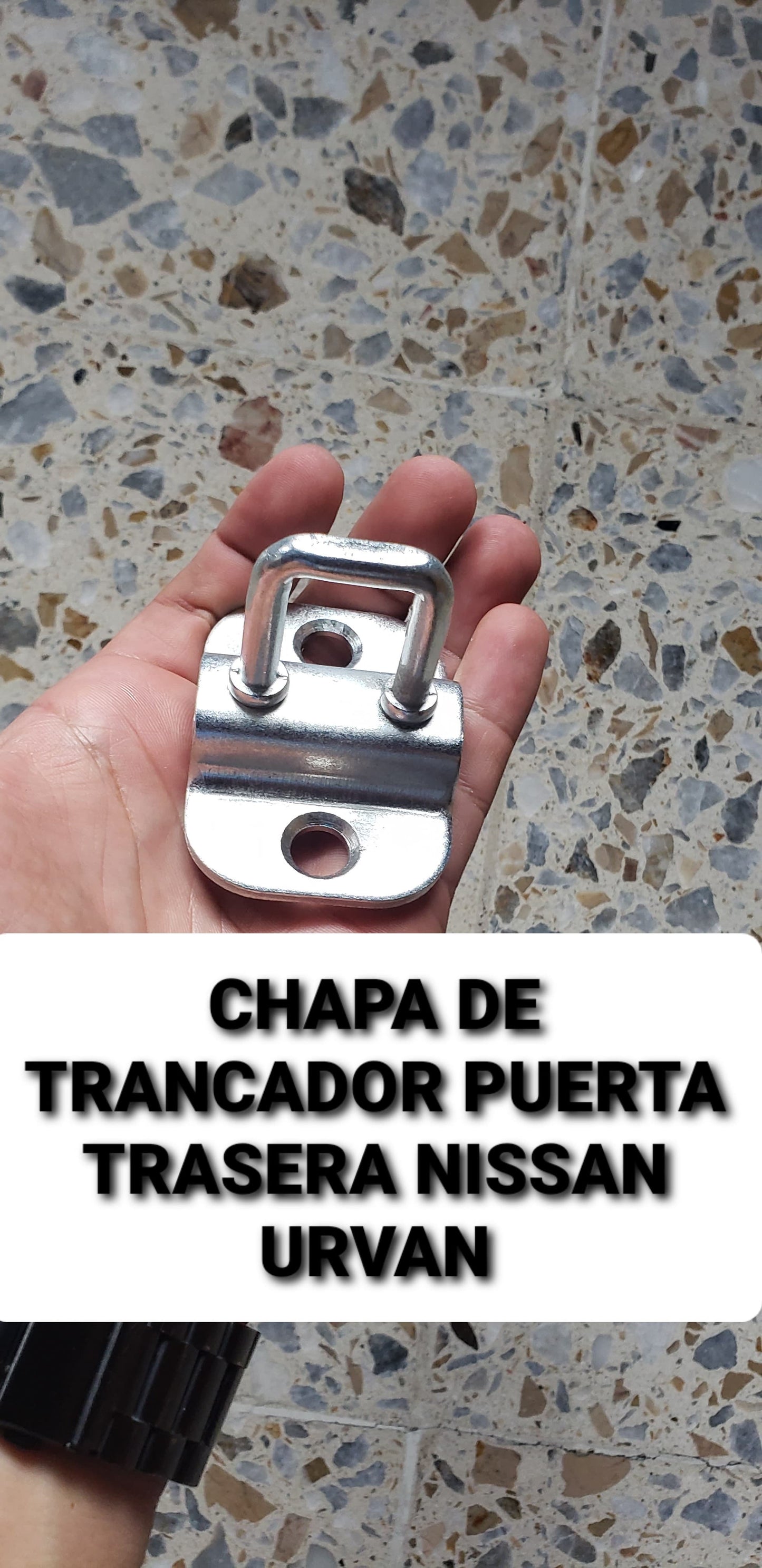 Chapa de trancador de puerta trasera para Nissan Urvan