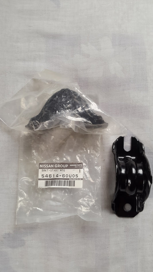 Abrazadera de media luna para Nissan Urvan ZD30